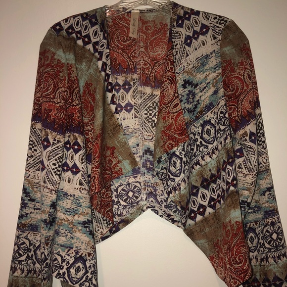 Asymmetrical crop Cardigan - Picture 2 of 4